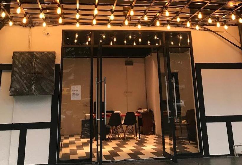 هتل Kavy  Boutique