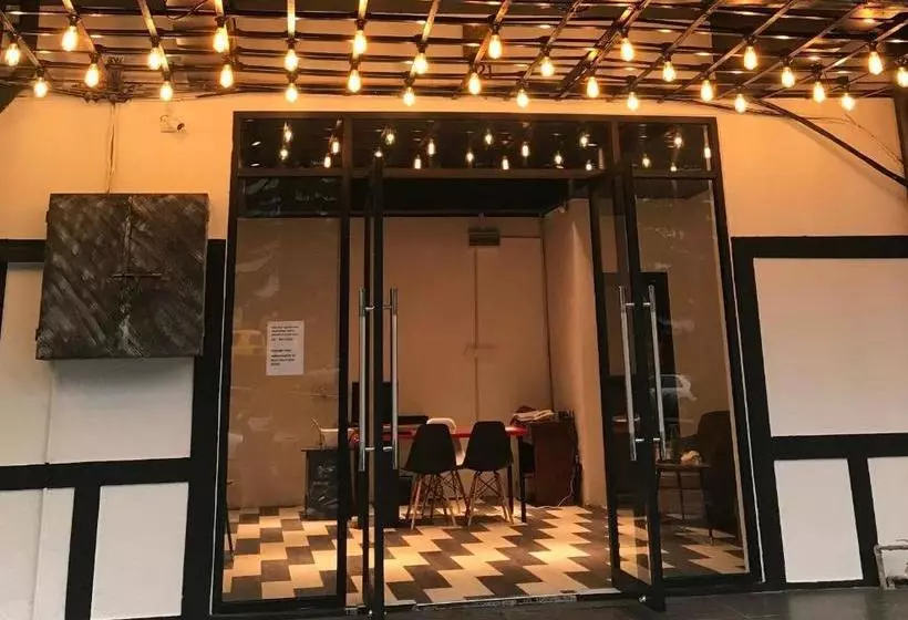 هتل Kavy Boutique