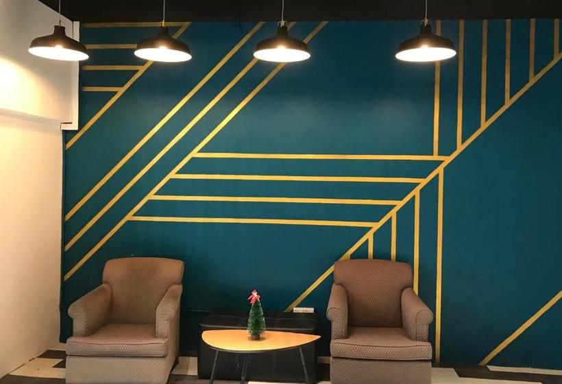 هتل Kavy  Boutique