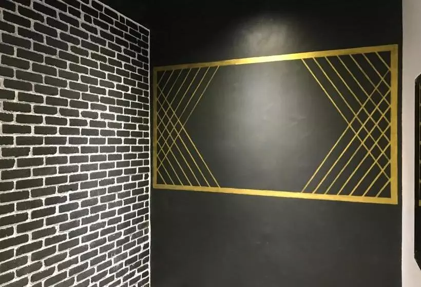 هتل Kavy Boutique