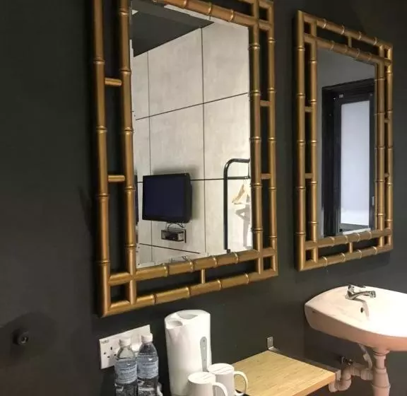 هتل Kavy Boutique