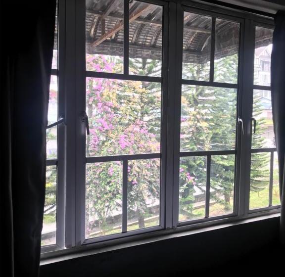 هتل Kavy  Boutique