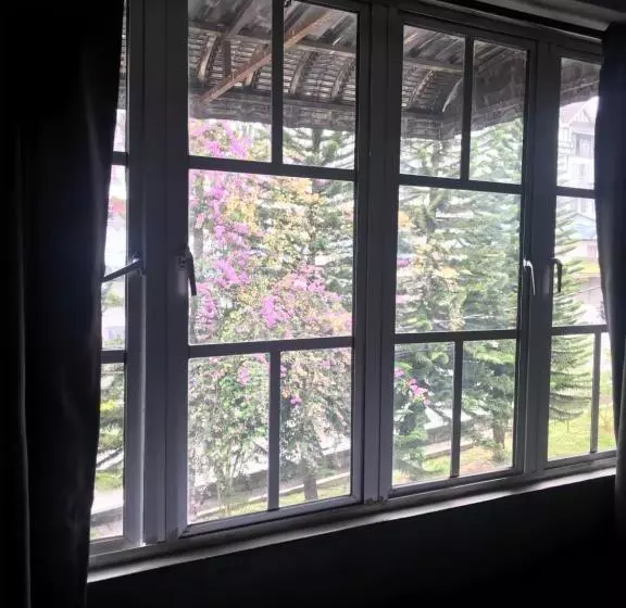 هتل Kavy Boutique