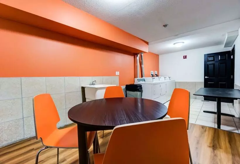 모텔 Joys Inn Innisfail, Ab