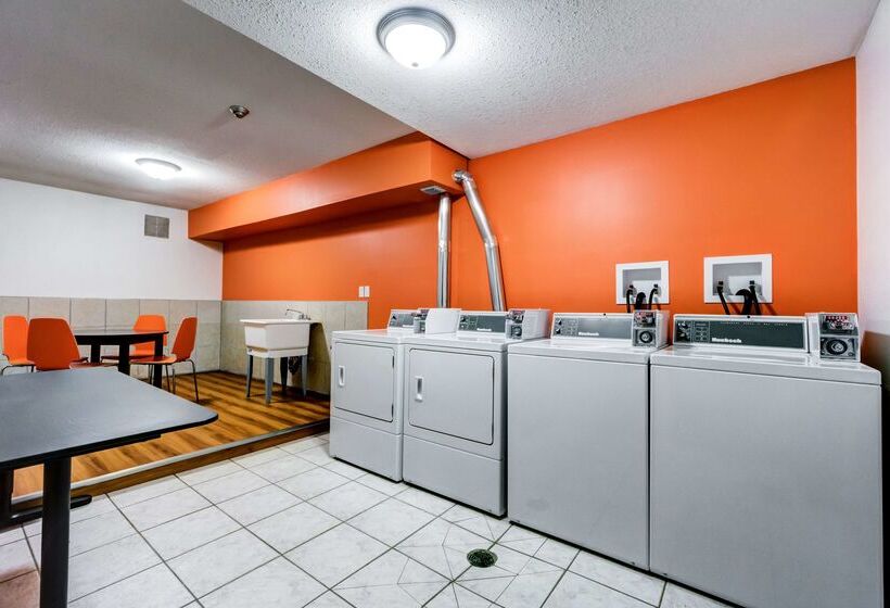 Motel Joys Inn Innisfail, Ab