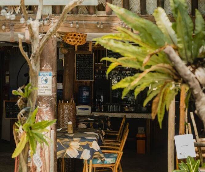 پانسیون Amami Beach Resort