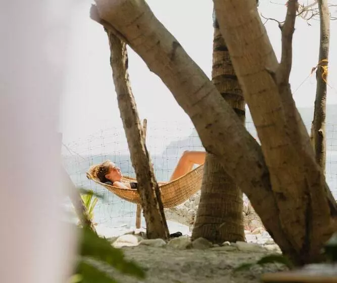 پانسیون Amami Beach Resort