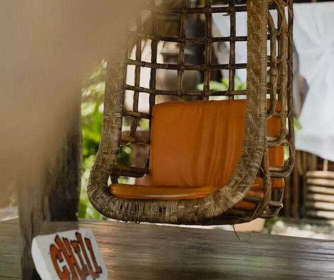 پانسیون Amami Beach Resort