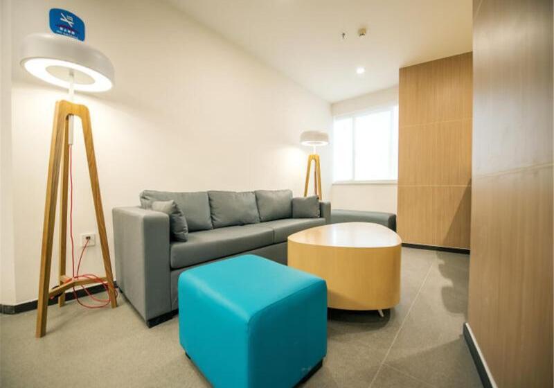 Отель Hanting Chengdu Chunxi Road Metro Station