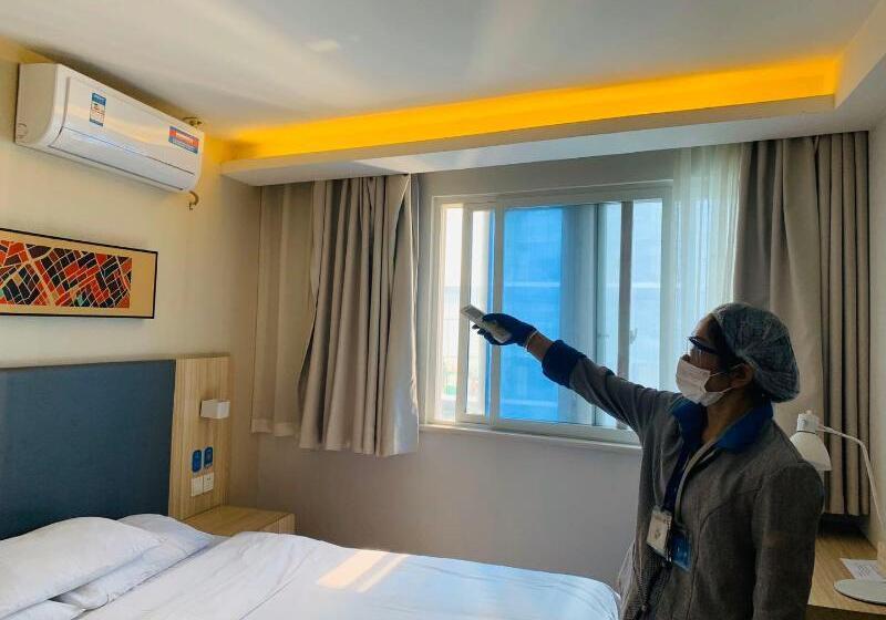 Отель Hanting Chengdu Chunxi Road Metro Station