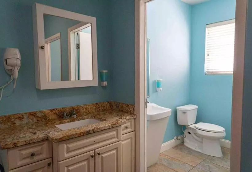 Hostel Beds N' Drinks