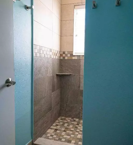 Hostel Beds N' Drinks