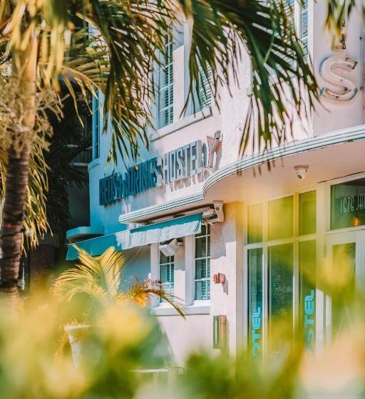 فندق صغير Beds N' Drinks