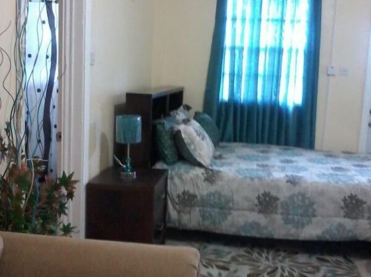 تختخواب و صبحانه Summers Inn