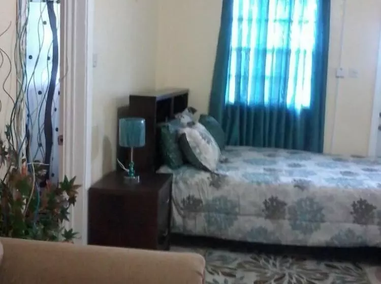 تختخواب و صبحانه Summers Inn