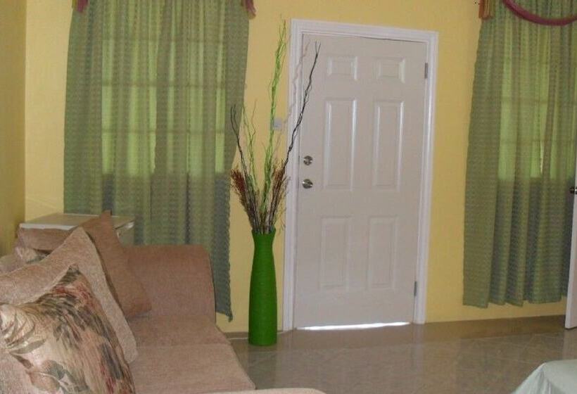 تختخواب و صبحانه Summers Inn