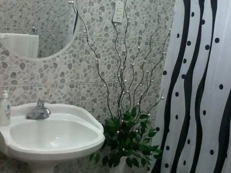 تختخواب و صبحانه Summers Inn