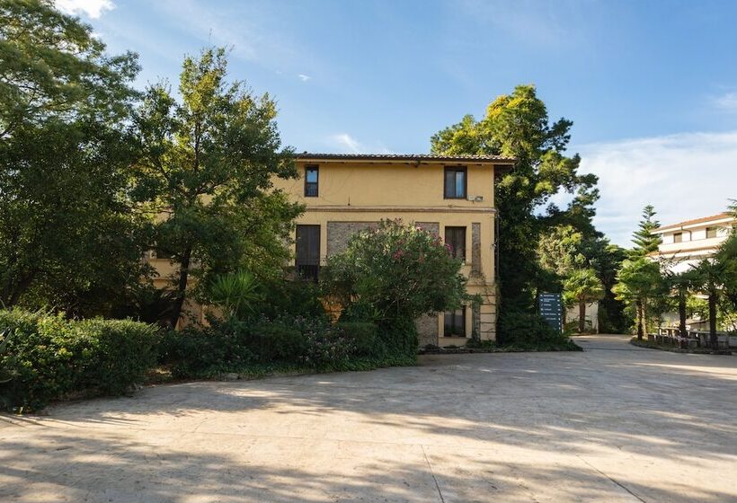 فندق Agriturismo Costantino