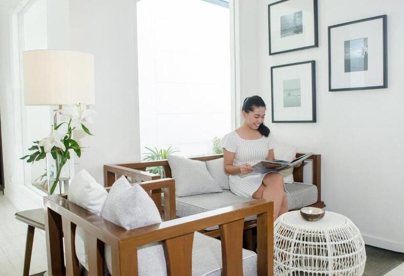 فندق Blue Marina Boracay