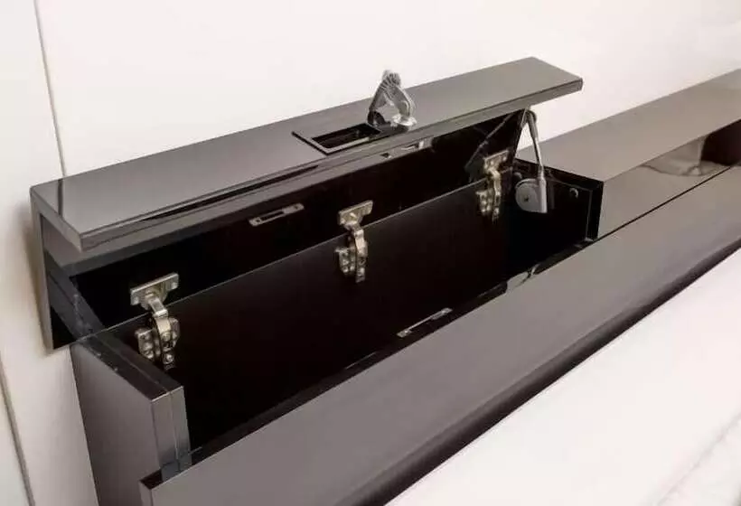 Капсульный Oтель First Cabin Hakata