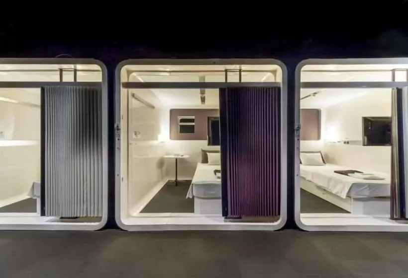 Капсульный Oтель First Cabin Hakata