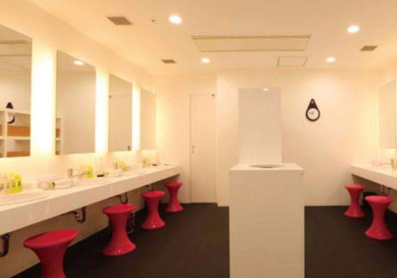 فنادق الكبسولة First Cabin Hakata