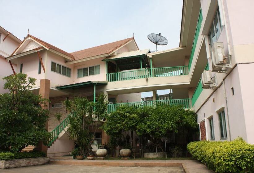 Отель Tamarind Residences Khonkaen บ้านแทมมารีน