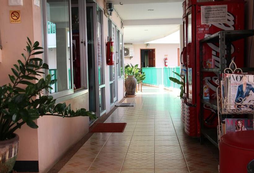 Отель Tamarind Residences Khonkaen บ้านแทมมารีน