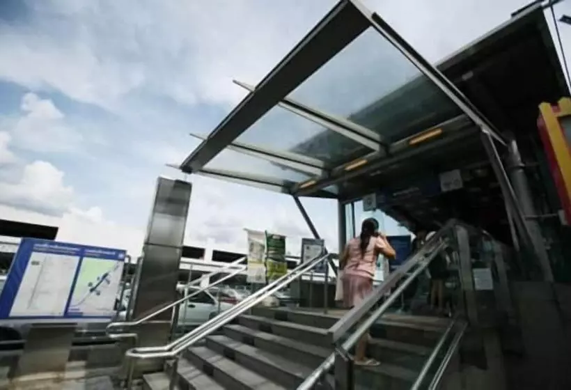 Impact Don Mueang Bangkok Guest House