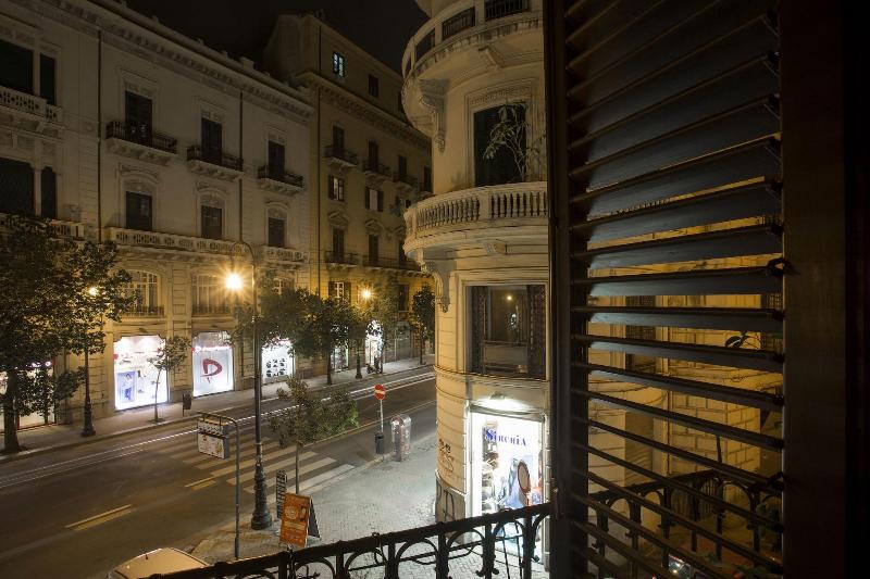 هتل Aquarooms Luxury Suites