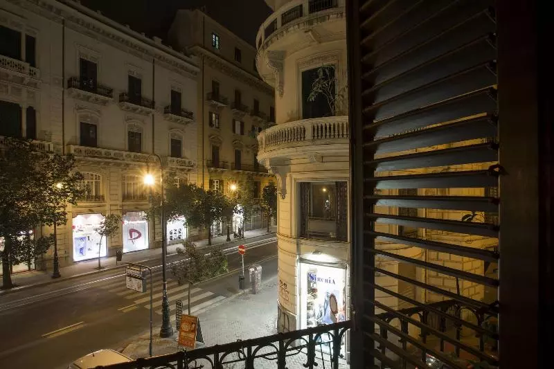 هتل Aquarooms Luxury Suites