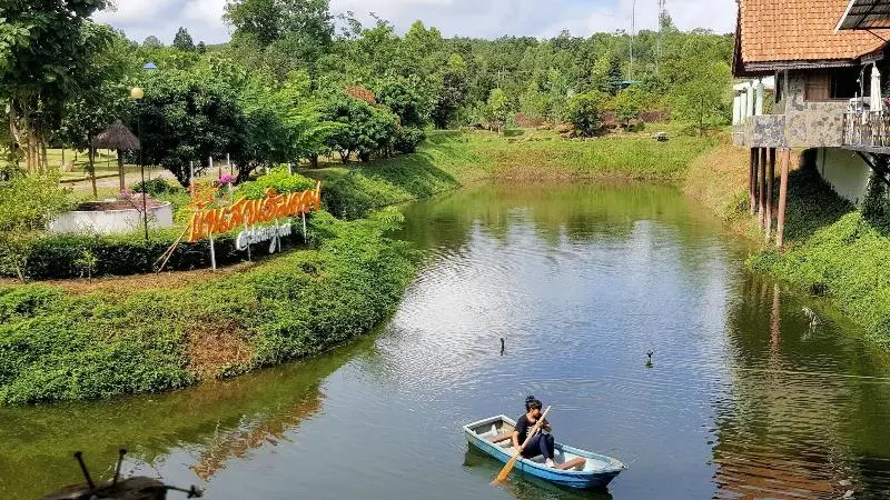 ホテル Baan Suan Him Doi