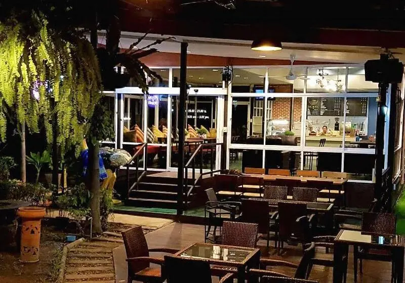 ホテル Baan Suan Him Doi