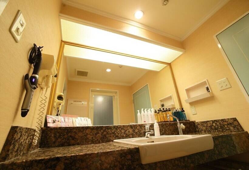 酒店 Fine Garden Toyonaka Osaka Interntl Airport - Adults Only