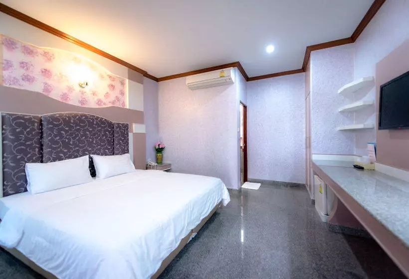 Martina Hotel Surin