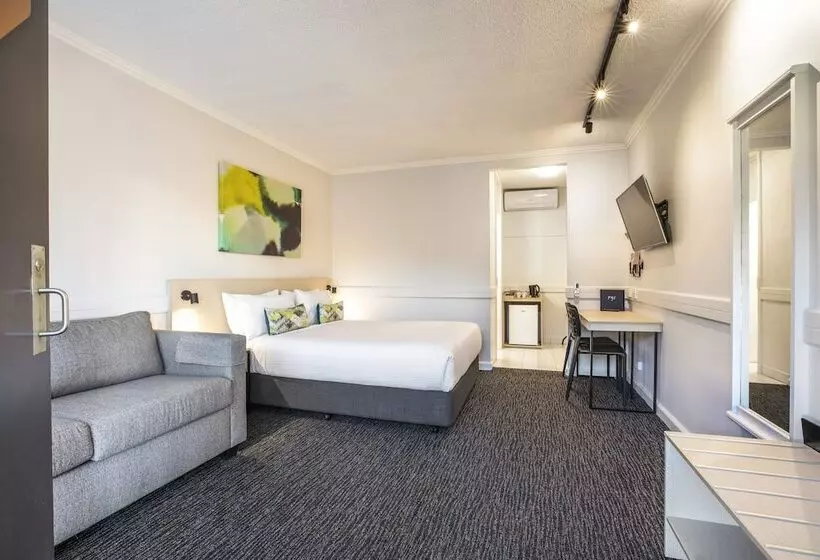 Hotel Nightcap At Matthew Flinders