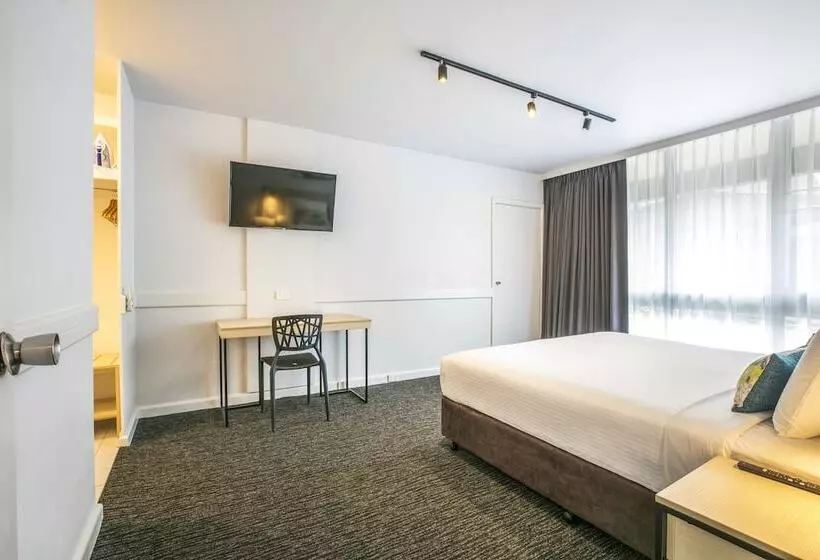 Hotel Nightcap At Matthew Flinders