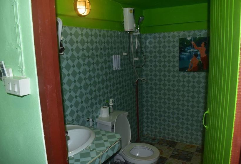 Szálloda Phi Phi Beach Front Resort