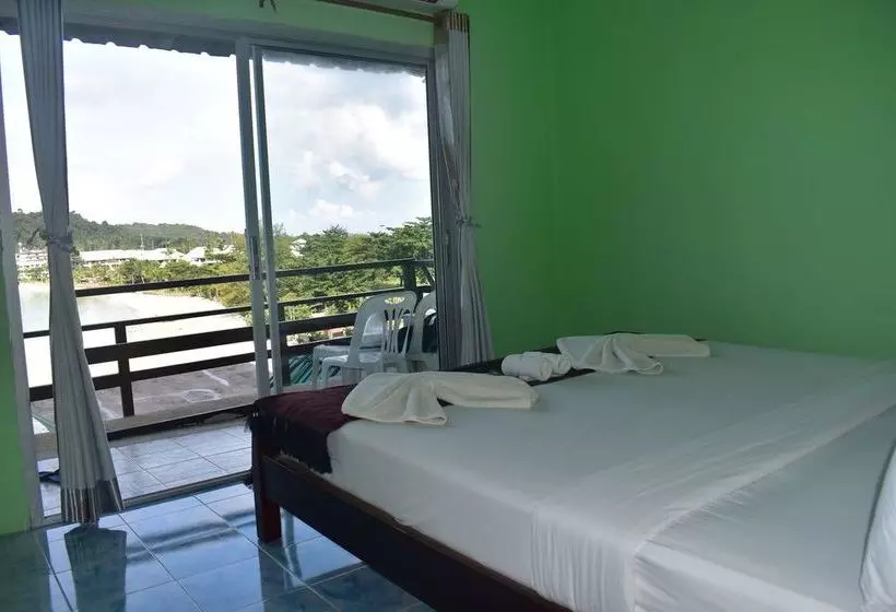 Hotel Phi Phi Beach Front Resort