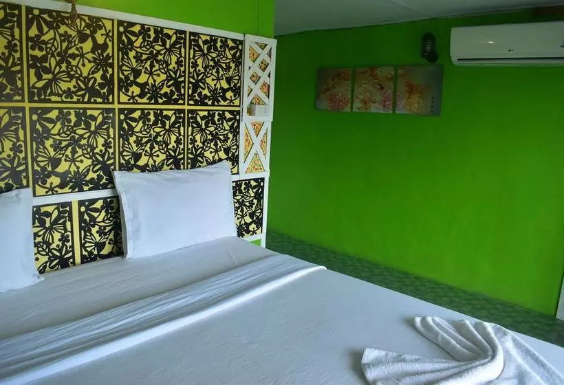 Hotel Phi Phi Beach Front Resort