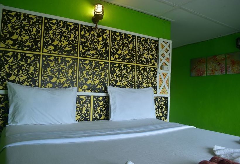 Szálloda Phi Phi Beach Front Resort