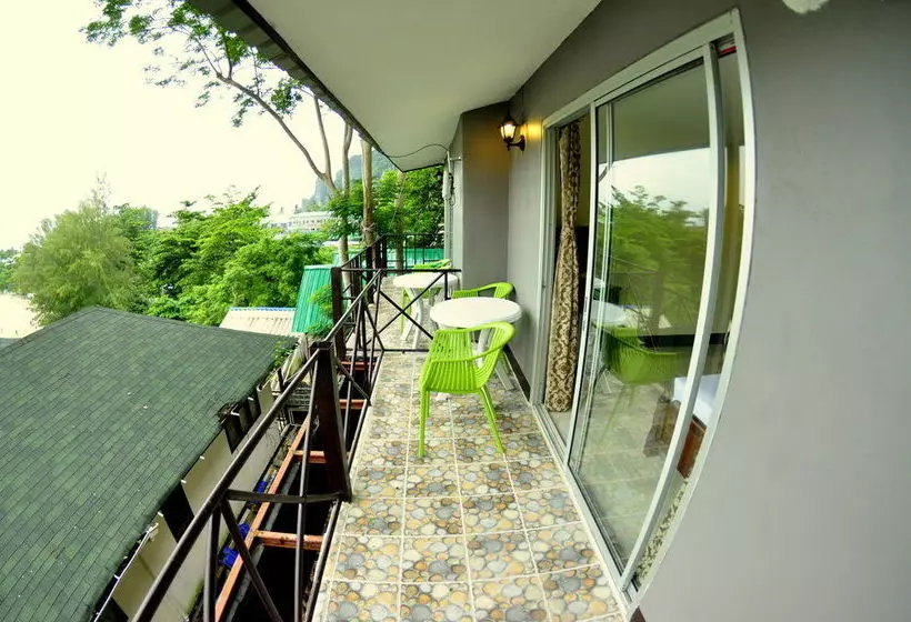 Hotel Phi Phi Beach Front Resort