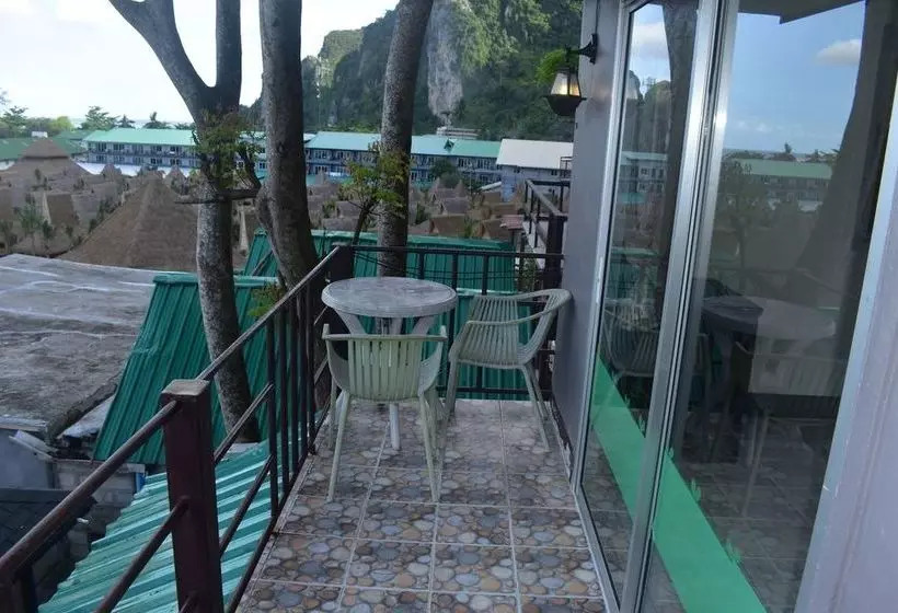 Hotel Phi Phi Beach Front Resort