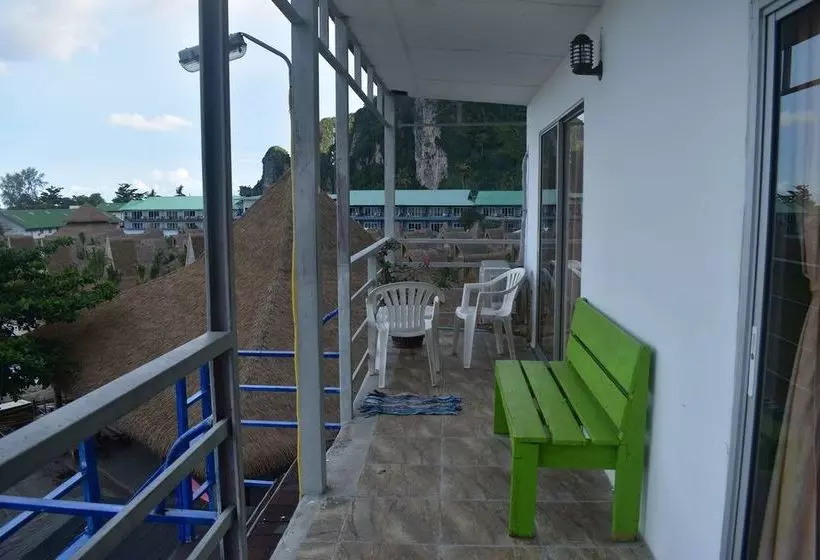 Hotel Phi Phi Beach Front Resort