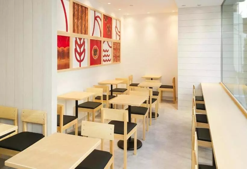 Отель Sotetsu Fresa Inn Ochanomizujimbocho