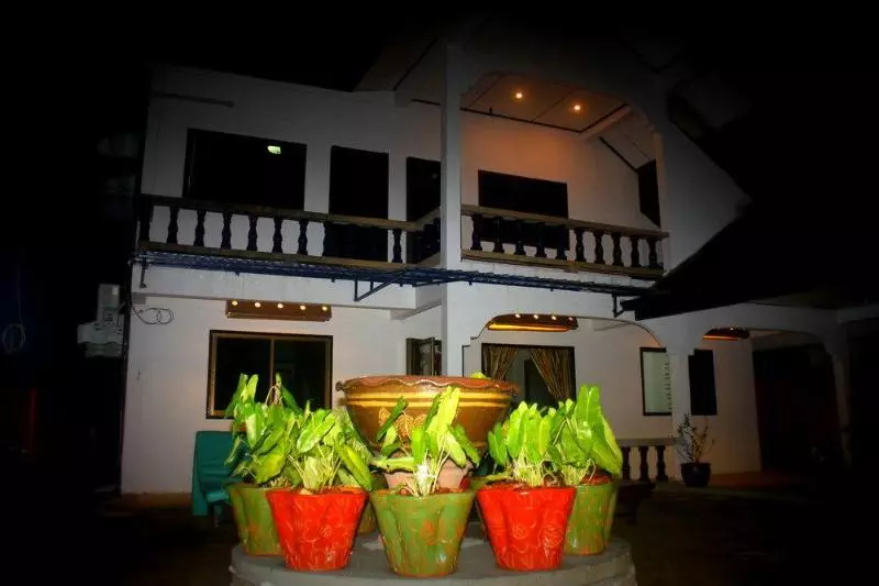 Отель The Guest House Sha