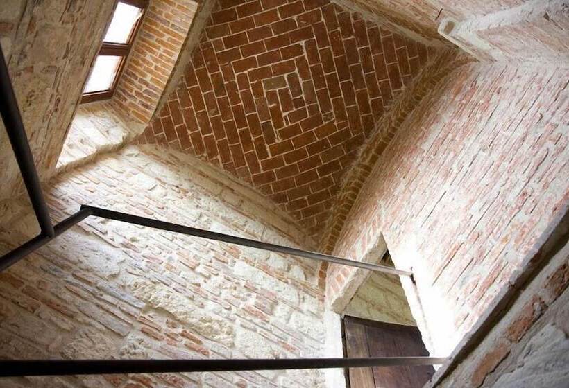 بنسيون Castello Di Frassinello