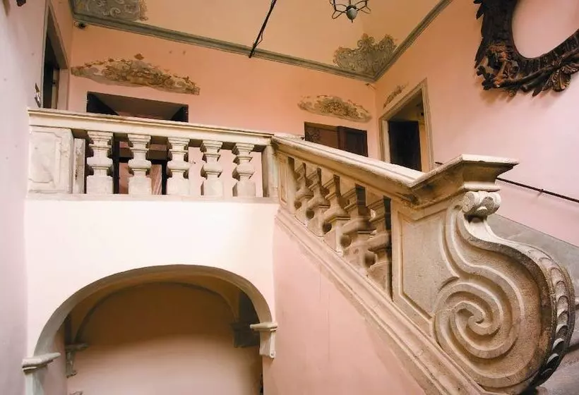 ペンション Castello Di Frassinello