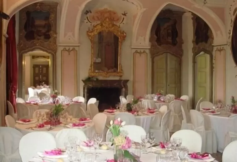 ペンション Castello Di Frassinello