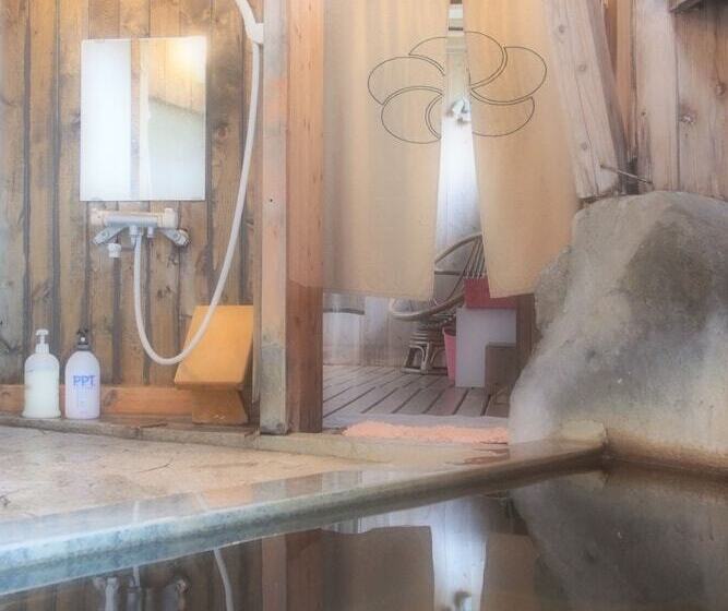 Yufuin Country Road Youth Hostel